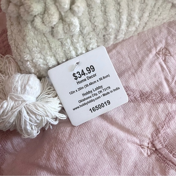 Off white rectangle Pillow tassel - Picture 5 of 5